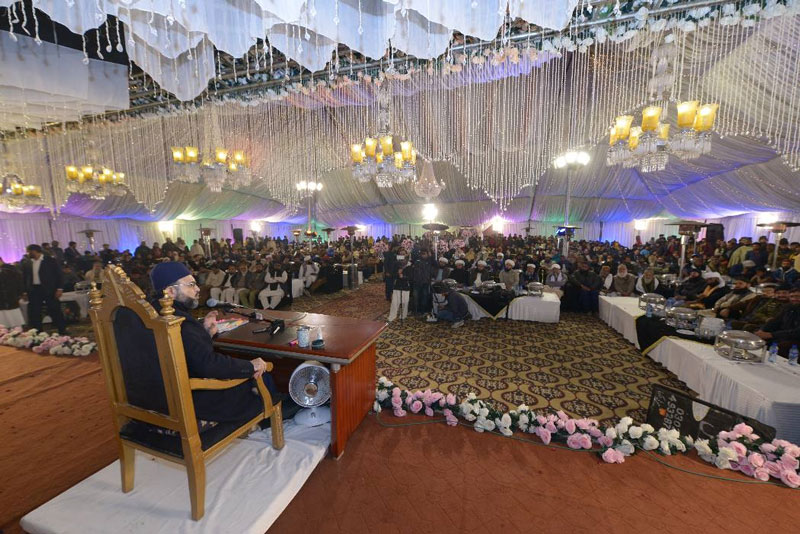 Dr Hassan Qadri address a training session at Haveli Lakha